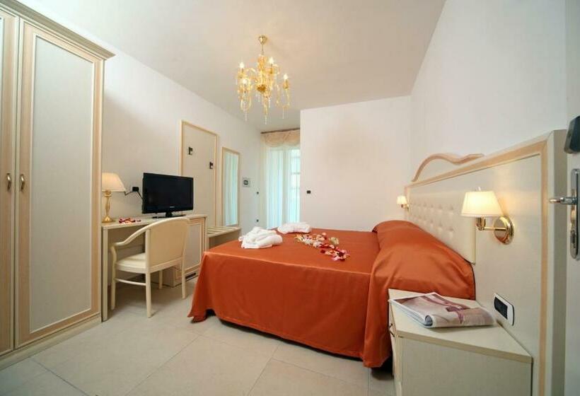 חדר סטנדרט עם מרפסת, Buratti