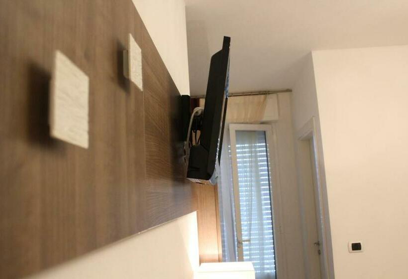 חדר סטנדרט עם מרפסת, Buratti