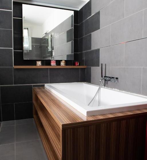 סוויטת ג'וניור, Buratti