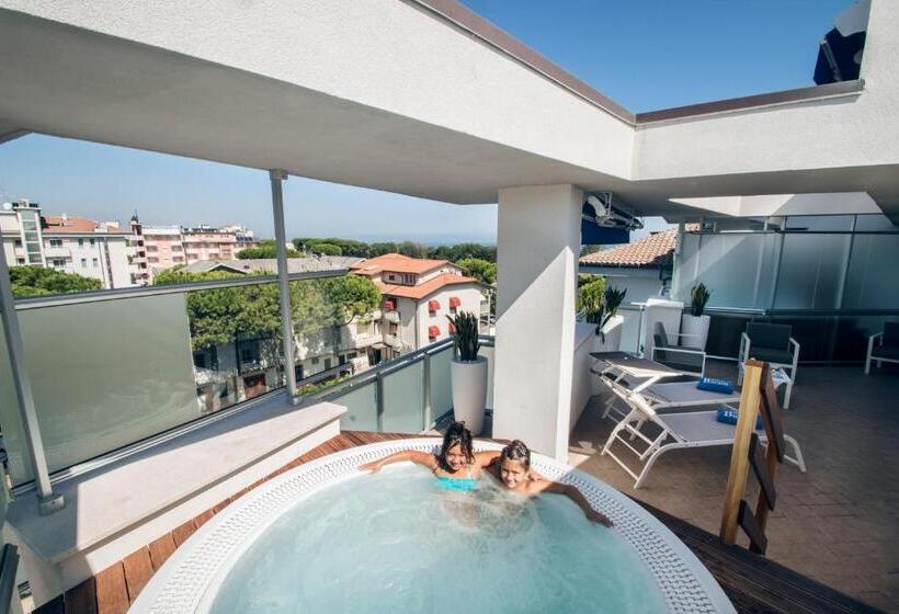 סוויטת ג'וניור, Buratti