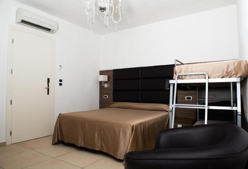 חדר משפחתי, Buratti