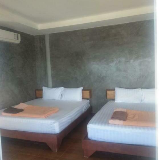 اتاق استاندارد چهار تخته با چشمانداز دریا, Charung Bungalows