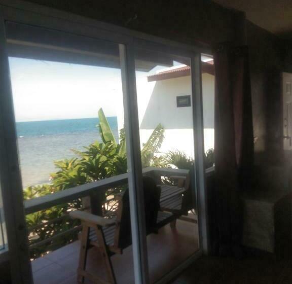 اتاق استاندارد چهار تخته با چشمانداز دریا, Charung Bungalows