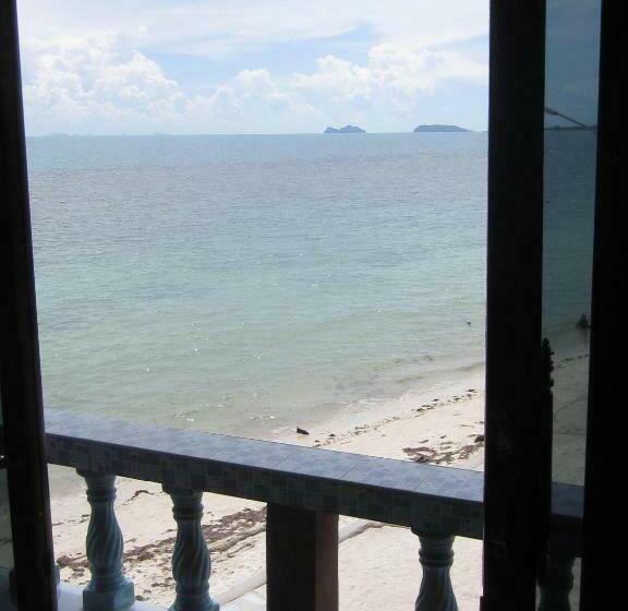 اتاق استاندارد چهار تخته با چشمانداز دریا, Charung Bungalows