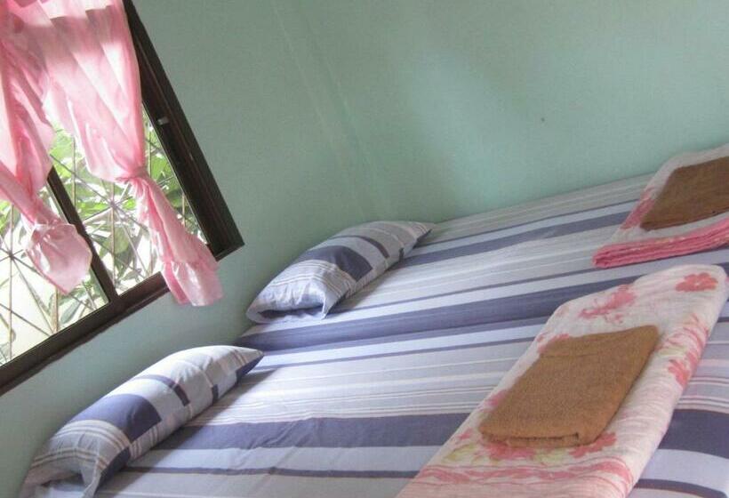 Triple Room Sea View, Charung Bungalows