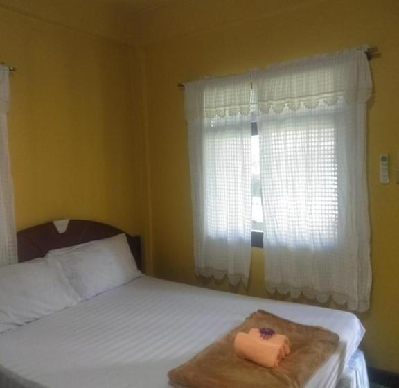 Triple Room Sea View, Charung Bungalows