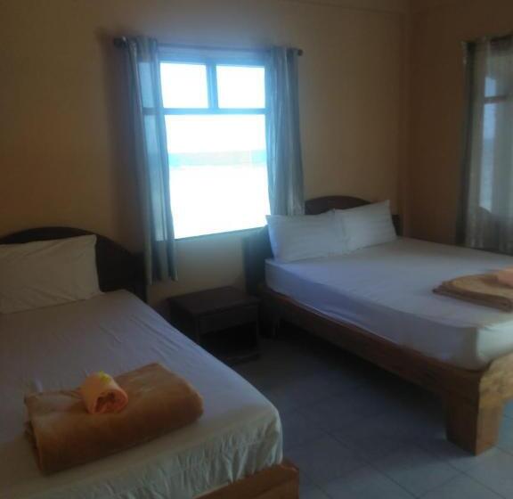 Triple Room Sea View, Charung Bungalows