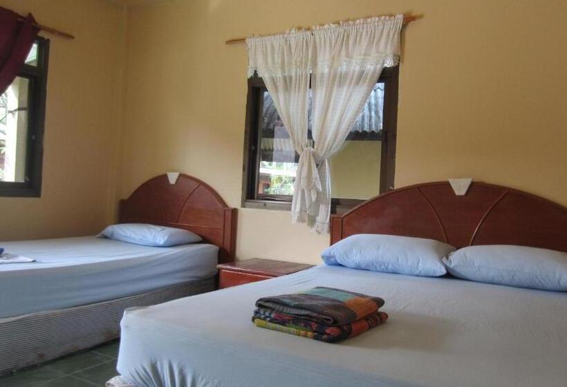 اتاق ساده سه نفره, Charung Bungalows