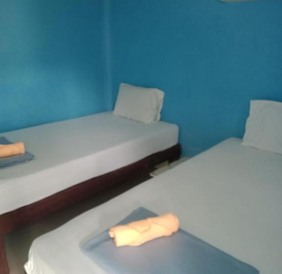 اتاق اکونومی, Charung Bungalows