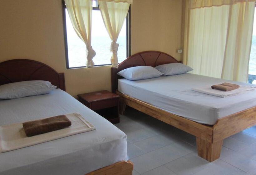 Triple Room Sea View, Charung Bungalows