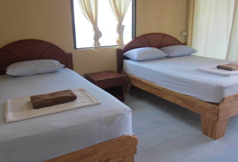 Triple Room Sea View, Charung Bungalows