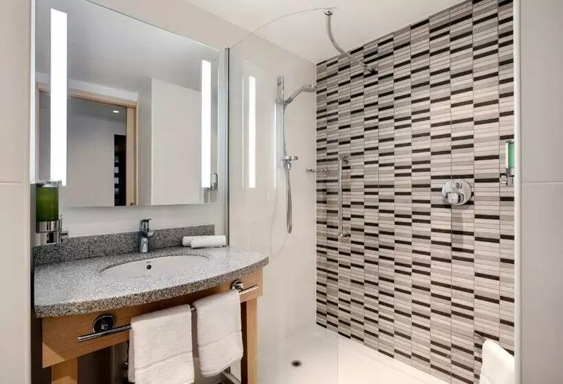 اتاق استاندارد, Hampton By Hilton Bristol Airport