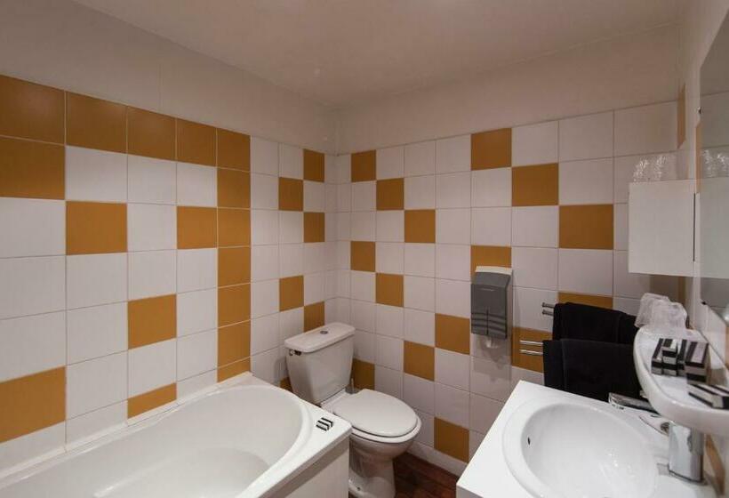 四人标准间, La Carpe D'or