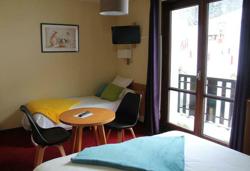 اتاق استاندارد سه نفره, Le Tremplin