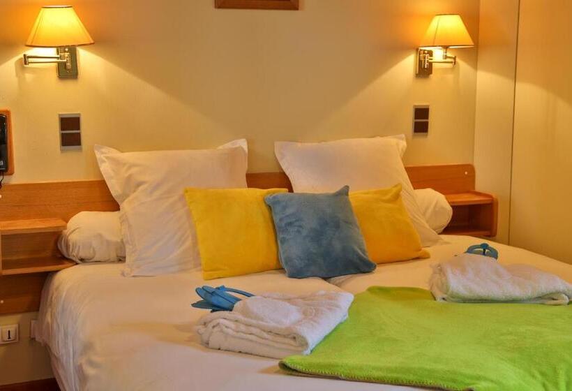 Economy Triple Room, Le Tremplin