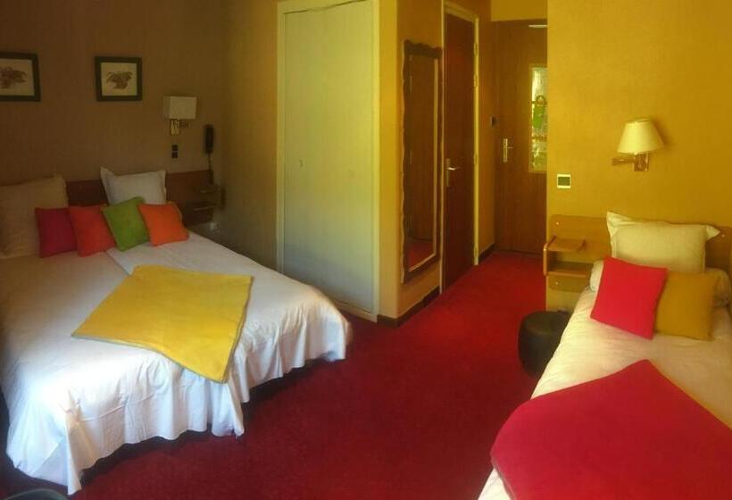 Economy Triple Room, Le Tremplin