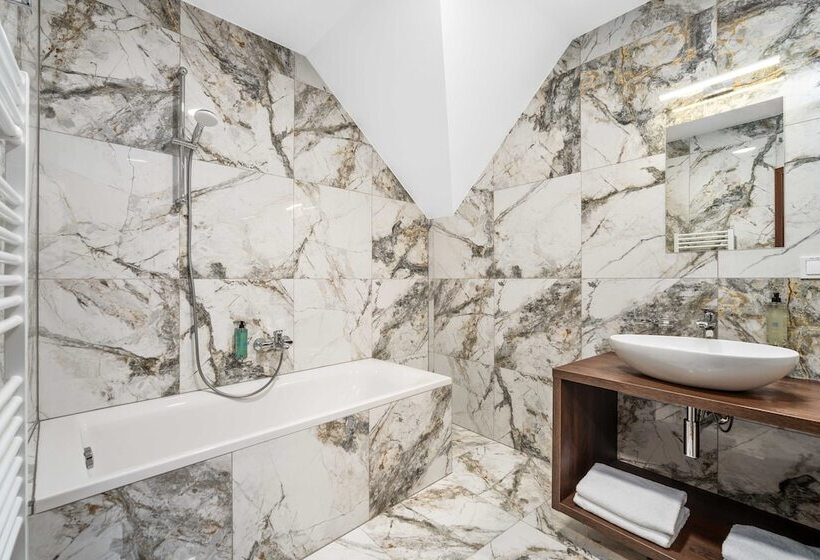 سوییت, Maxplaza