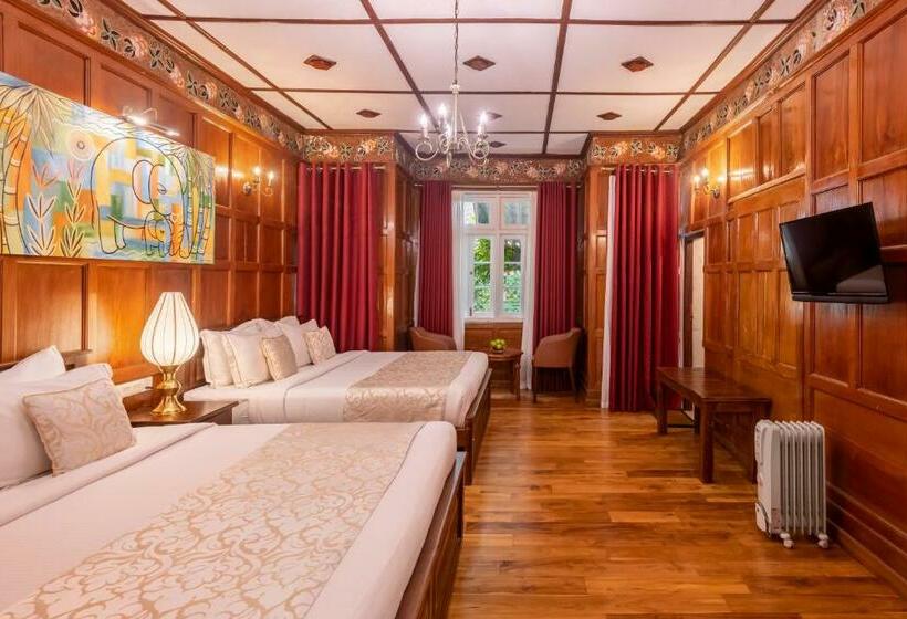 חדר משפחתי, Mirage Kings Cottage