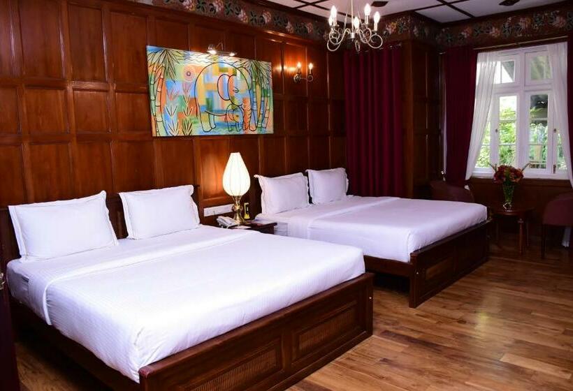 חדר משפחתי, Mirage Kings Cottage