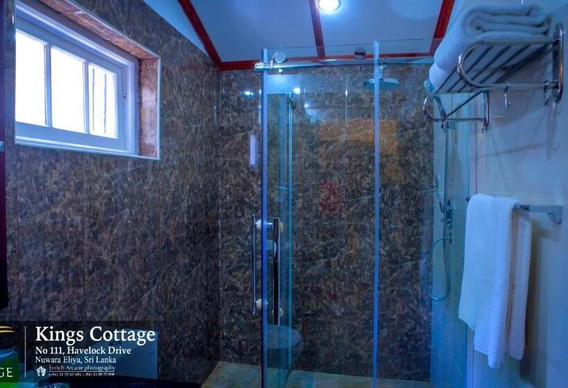 חדר משפחתי, Mirage Kings Cottage