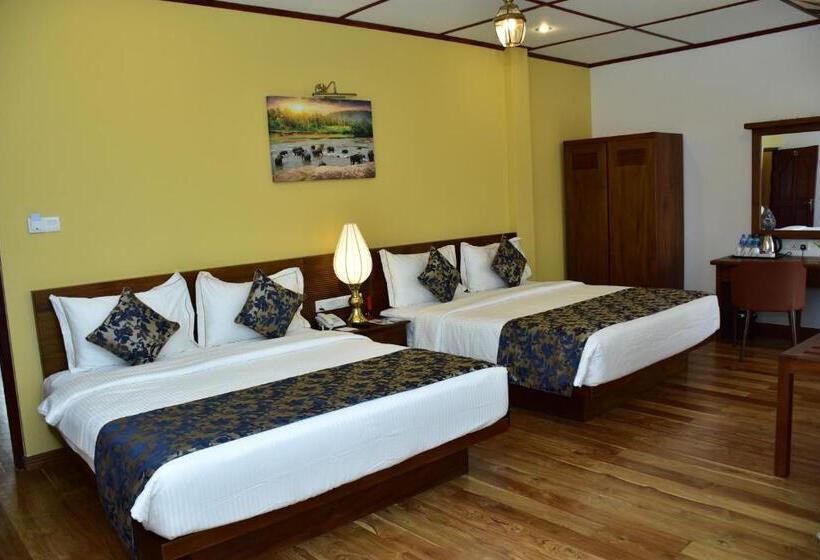 חדר משפחתי, Mirage Kings Cottage