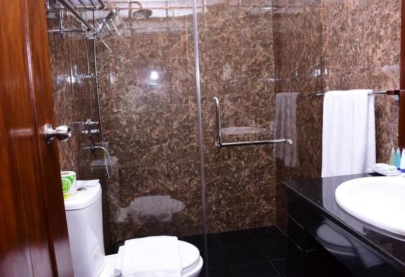 חדר דלוקס לשלושה, Mirage Kings Cottage