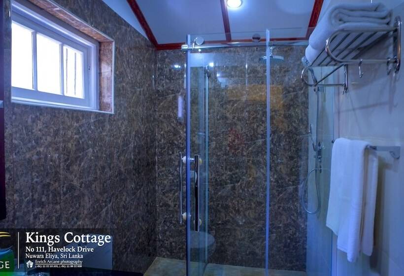 חדר דלוקס לשלושה, Mirage Kings Cottage