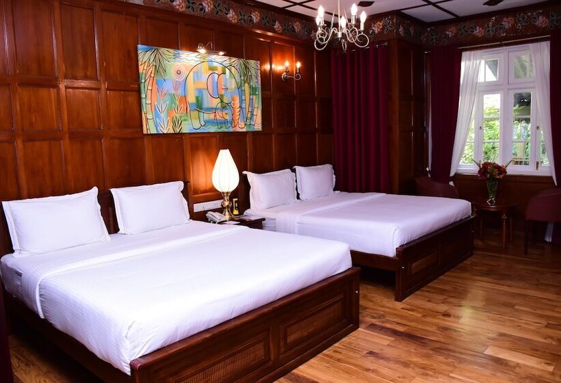 חדר משפחתי, Mirage Kings Cottage