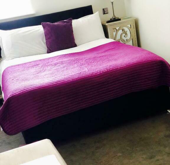 带大床的标准间, The Ship Leopard Hotel No Children