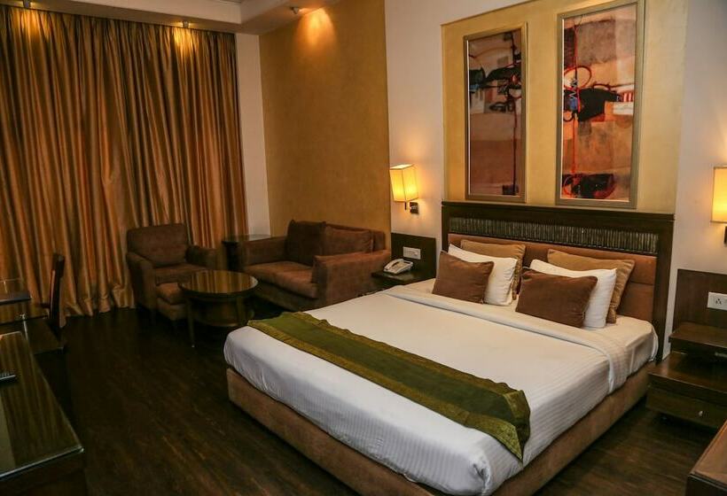 Номер Deluxe, Western Court Panchkula