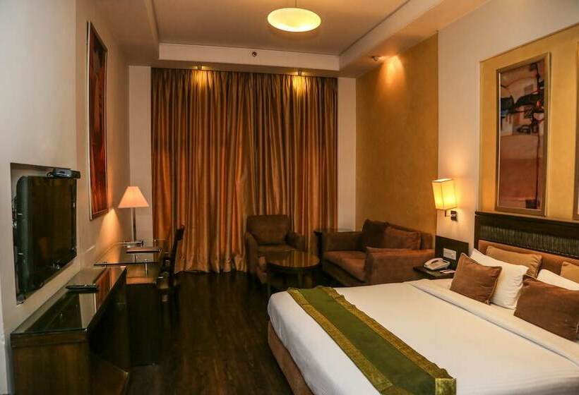 Номер Deluxe, Western Court Panchkula