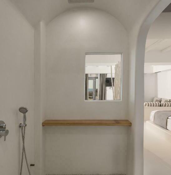 Люкс с гидромассажем, Iliada Suites Adults Only