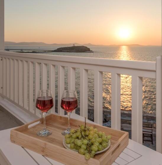 Люкс Повышенной Комфортности, Iliada Suites Adults Only