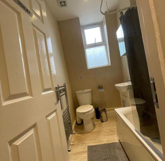 اتاق استاندارد, Kensington Guest Rooms 98