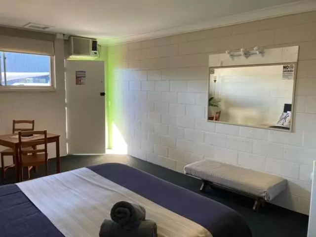 キングサイズベッドのスタンダードルーム, Motel Wellington Wodonga