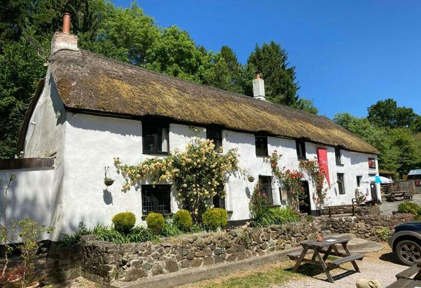 标准三人间, The Cridford Inn