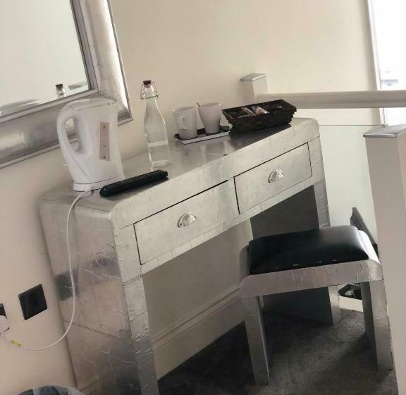 带大床的套房, The Ship Leopard Hotel No Children