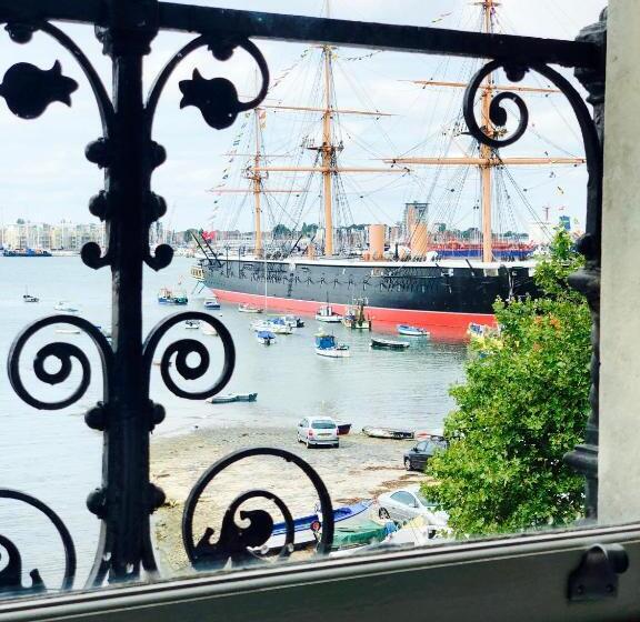 高级套房, The Ship Leopard Hotel No Children