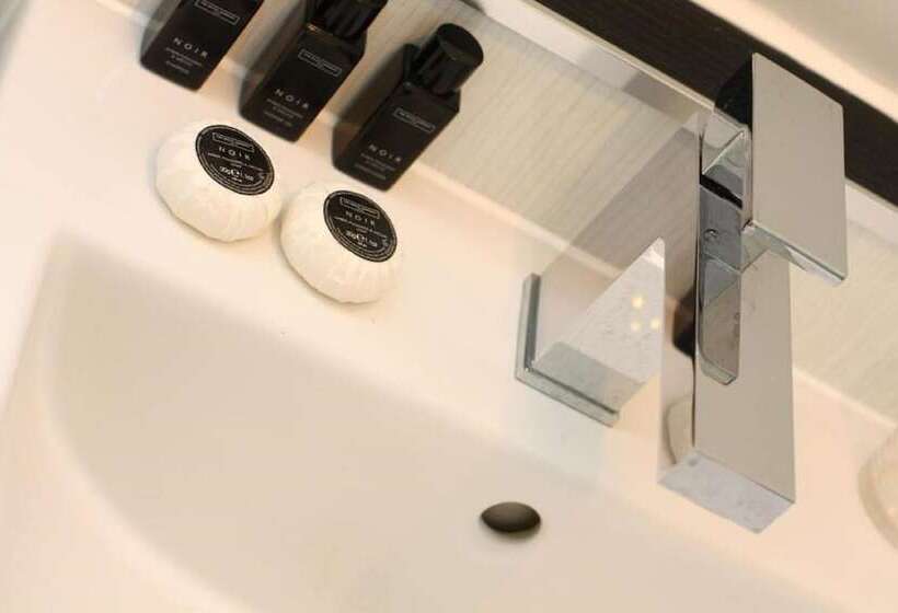 标准单人间, The Ship Leopard Hotel No Children