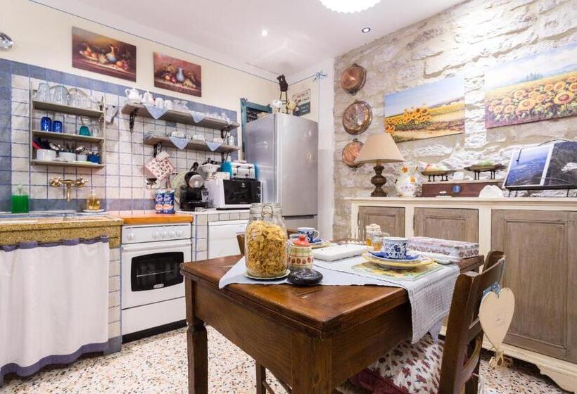 Quarto Deluxe, Bed And Breakfast A Casa Delle Fate
