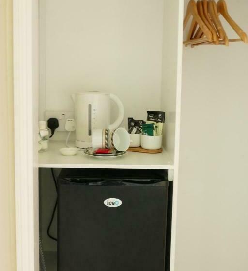 غرفة كومفورت ثلاثية, The Willows