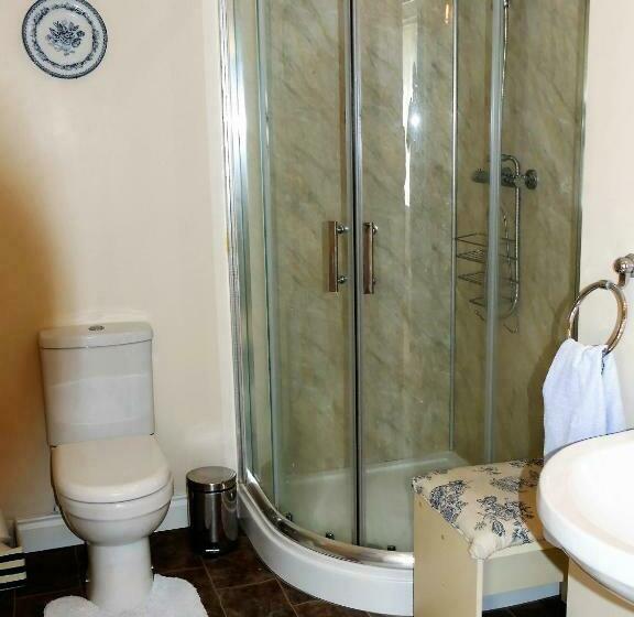 غرفة كومفورت ثلاثية, The Willows