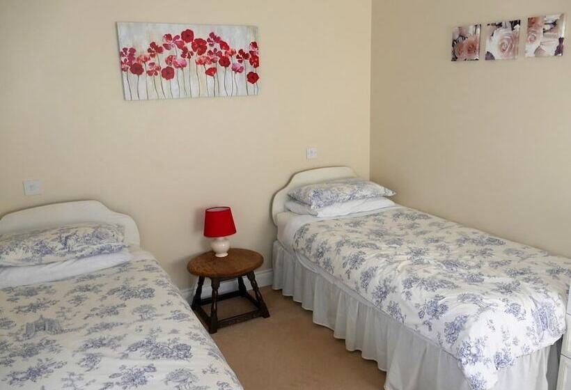 غرفة كومفورت ثلاثية, The Willows