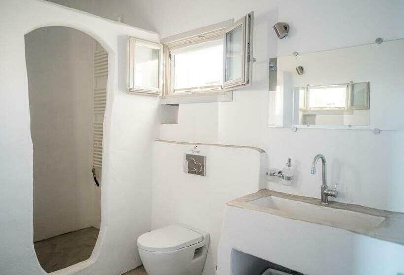 דירת חדר, Cape Napos