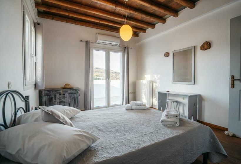 דירת חדר, Cape Napos