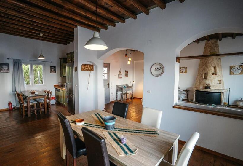 דירת חדר, Cape Napos