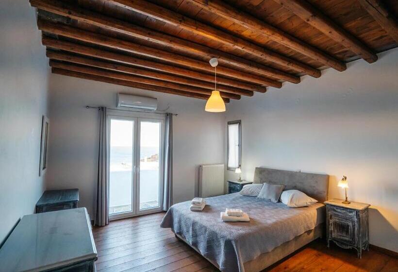 דירת חדר, Cape Napos