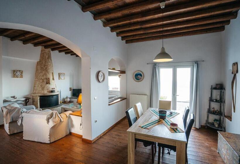 דירת חדר, Cape Napos