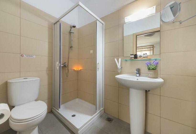 اتاق خانوادگی, Blue Harmony