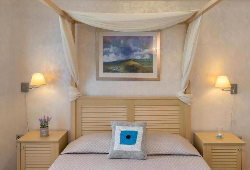 اتاق لوکس با بالکن و چشم‌انداز دریا, Blue Harmony